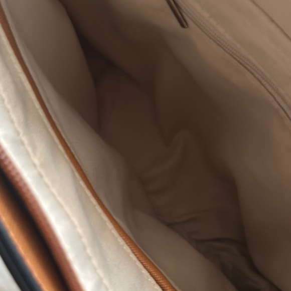 Elegant Tan Handbag Set of 3 - Picture 12 of 15